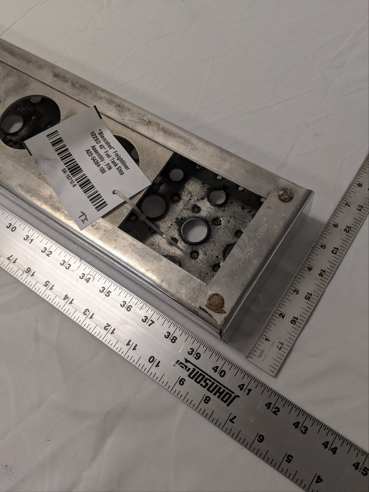 Freightliner 122SD 40" Fuel Tank Step A22-54384-100