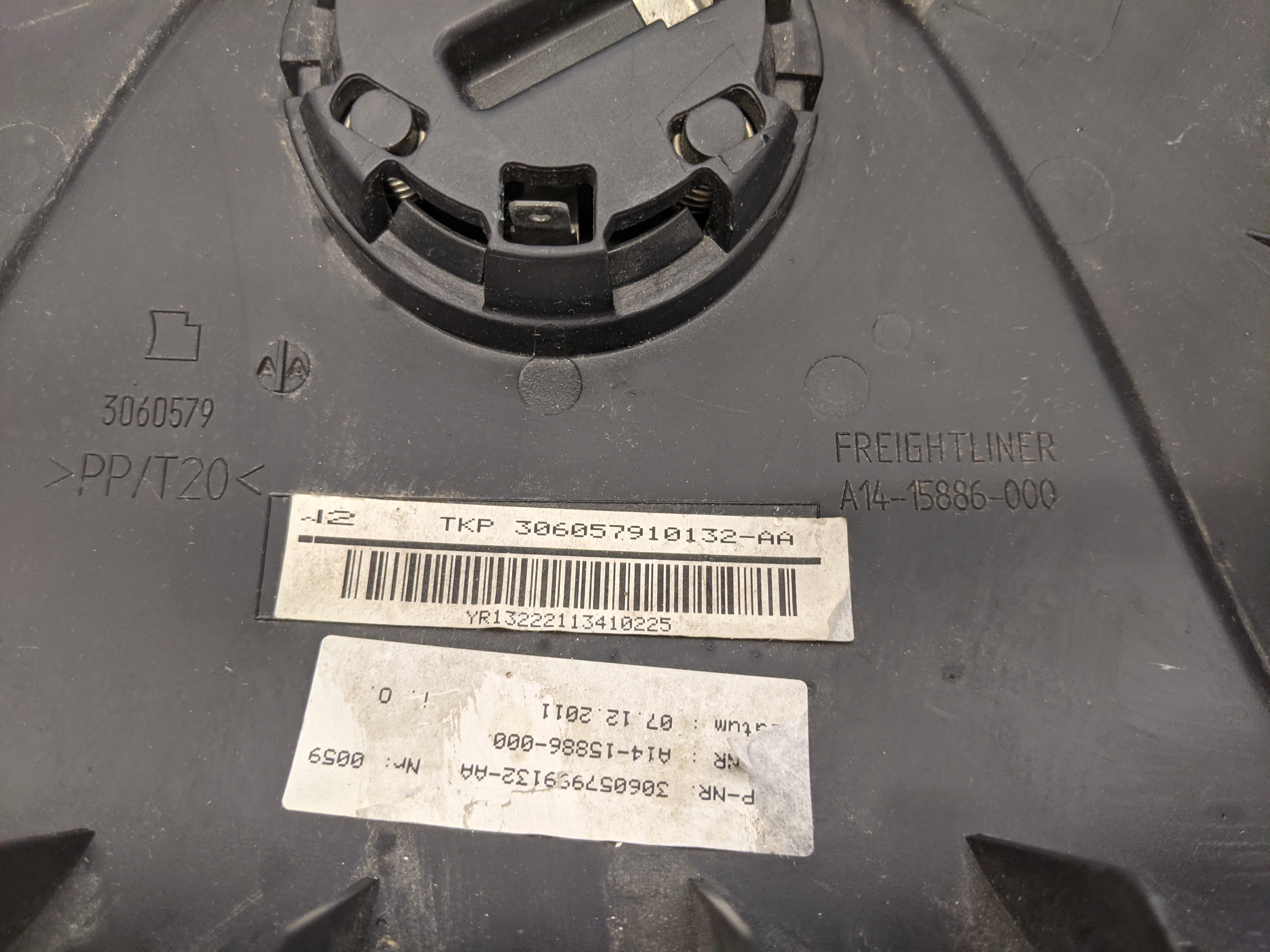 *Blemished* Freightliner Cascadia Steering Wheel Center Cover - PN A14-15886-000 (10097335501116)