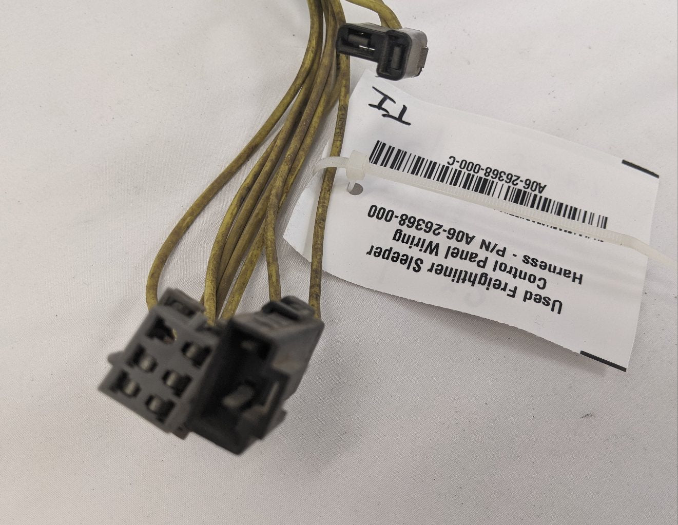 A06-26368-000 - Freightliner Sleeper Control Panel Wiring Harness (used)