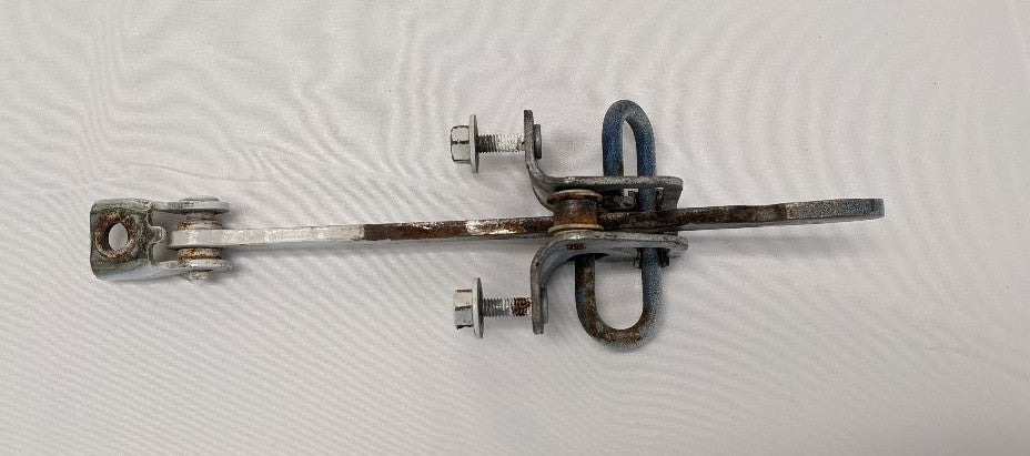 Cascadia P3 Cab Door Check Hinge A18-64914-000 | Damaged