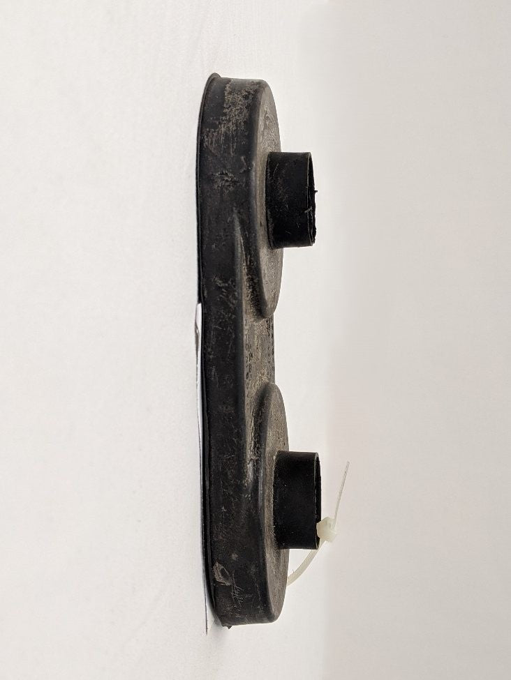 Used Freightliner Cascadia P3 Lower Front Engine Isolator - P/N LOR J21247 21