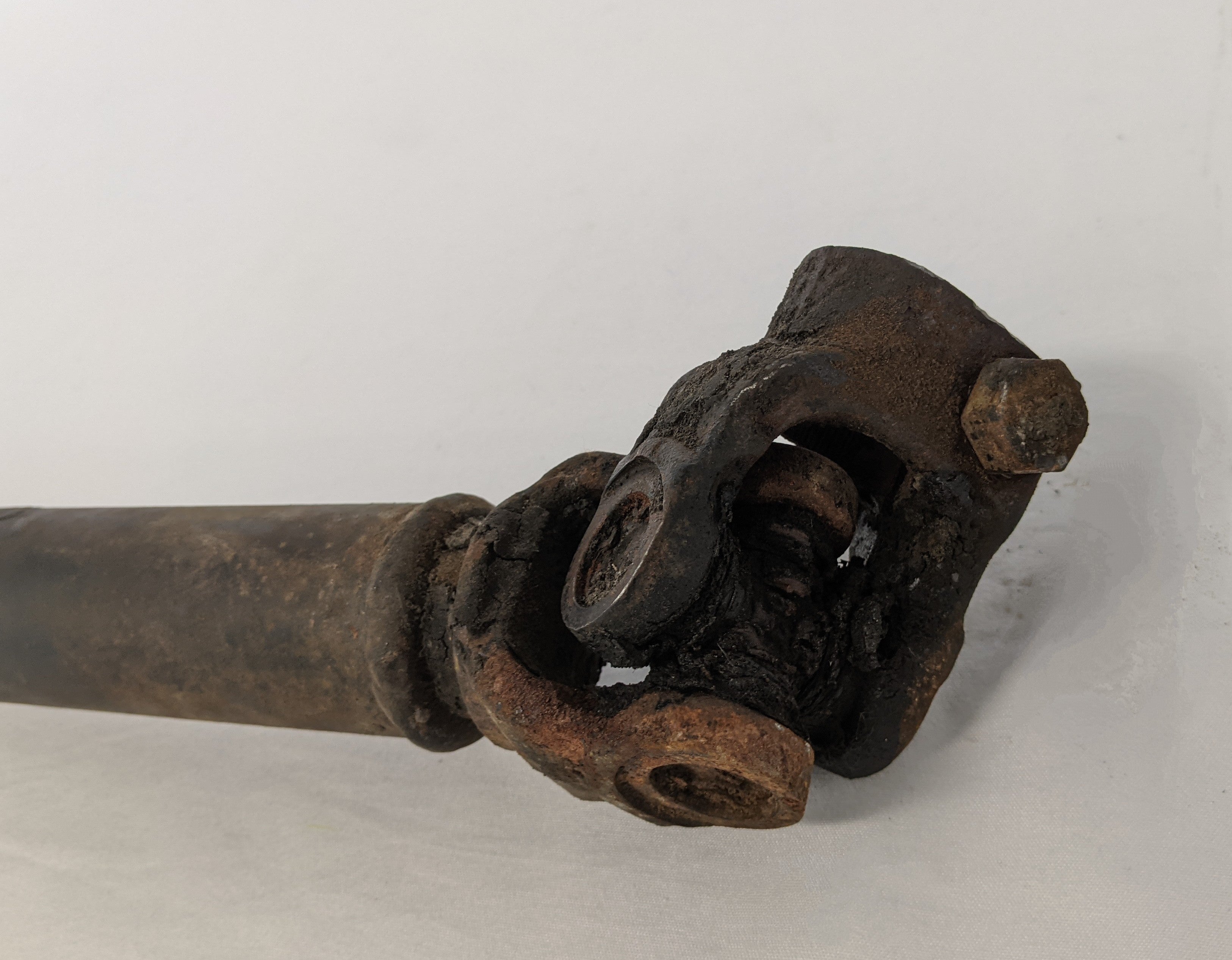 Used Freightliner Cascadia P3 Lower Steering Gear Slip Shaft - P/N 14-18646-001 (4758175514710)