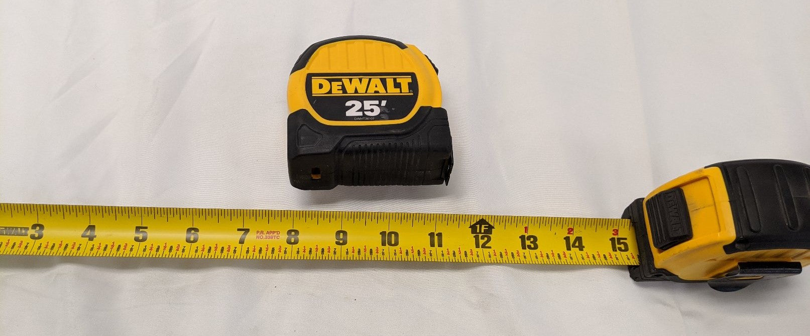 DeWalt Tape Measure 25 FT Lot of 2 - 1" Blade Tape Lock Belt Clip DWHT36107