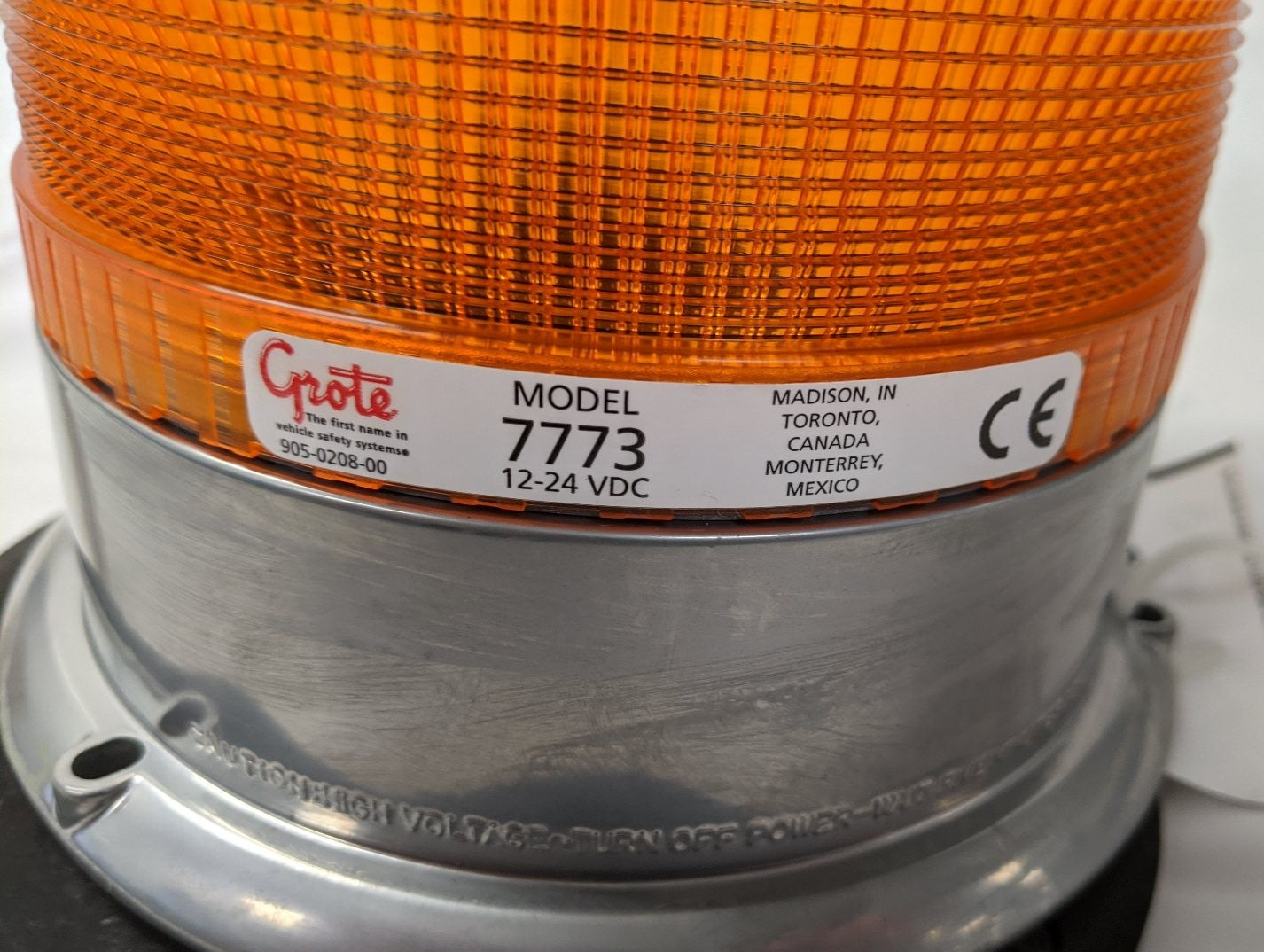 Grote 7773 Yellow Medium Height Strobe Light - P/N A06-22008-017
