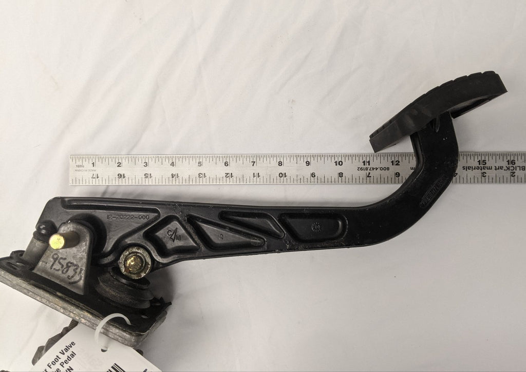 Used Freightliner Foot Valve 5006808 & Brake Pedal Assembly - P/N A12-