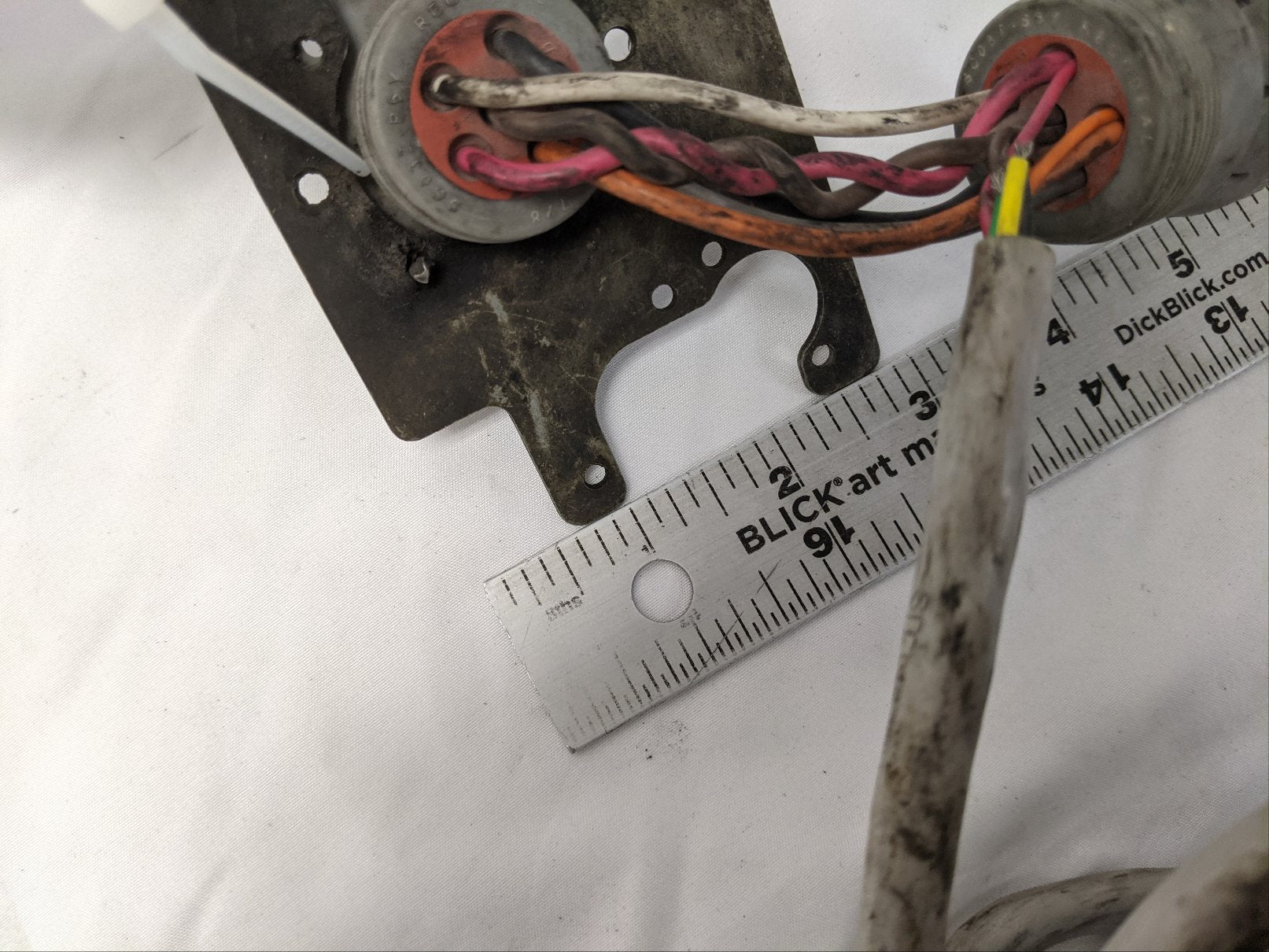 Used Omnitracs XRS 6 Prong Cable w/ Bracket - P/N TGT-CB-0157-01