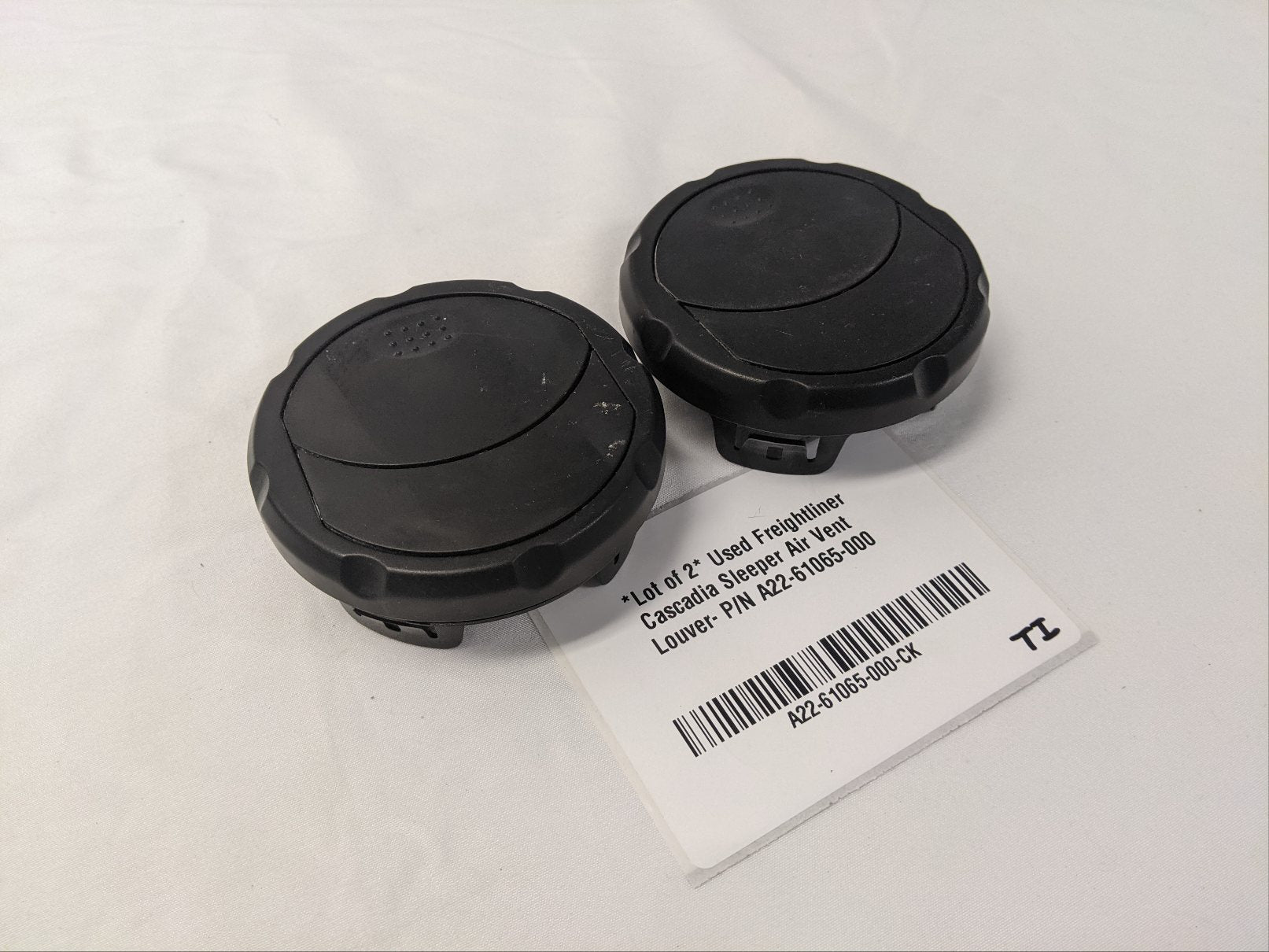 *Lot of 2* Used Freightliner Cascadia Sleeper Air Vent Louver- P/N A22-61065-000