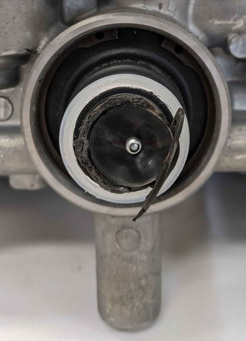 Damaged Western Star 57X Wabco 12 V, TCV Twin Air Dryer - P/N  WAB 432 433 048 0