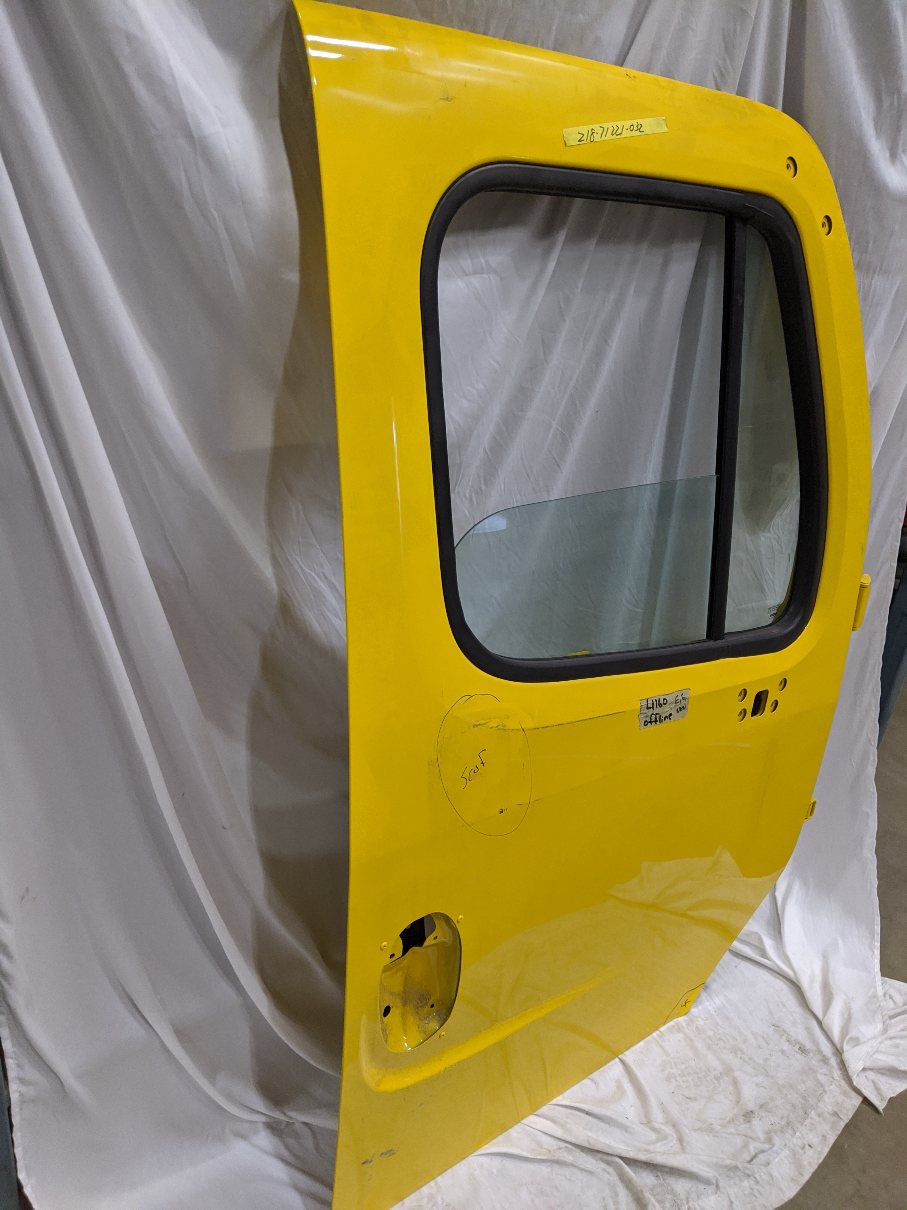 Damaged (1/2 Hr) Freightliner M2 Plus RH Door w/ Window - P/N Z18-71221-032 (10091449418044)