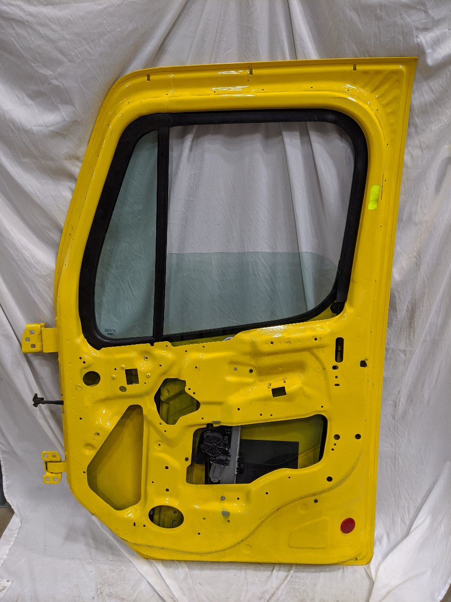 Damaged (1/2 Hr) Freightliner M2 Plus RH Door w/ Window - P/N Z18-71221-032 (10091449418044)