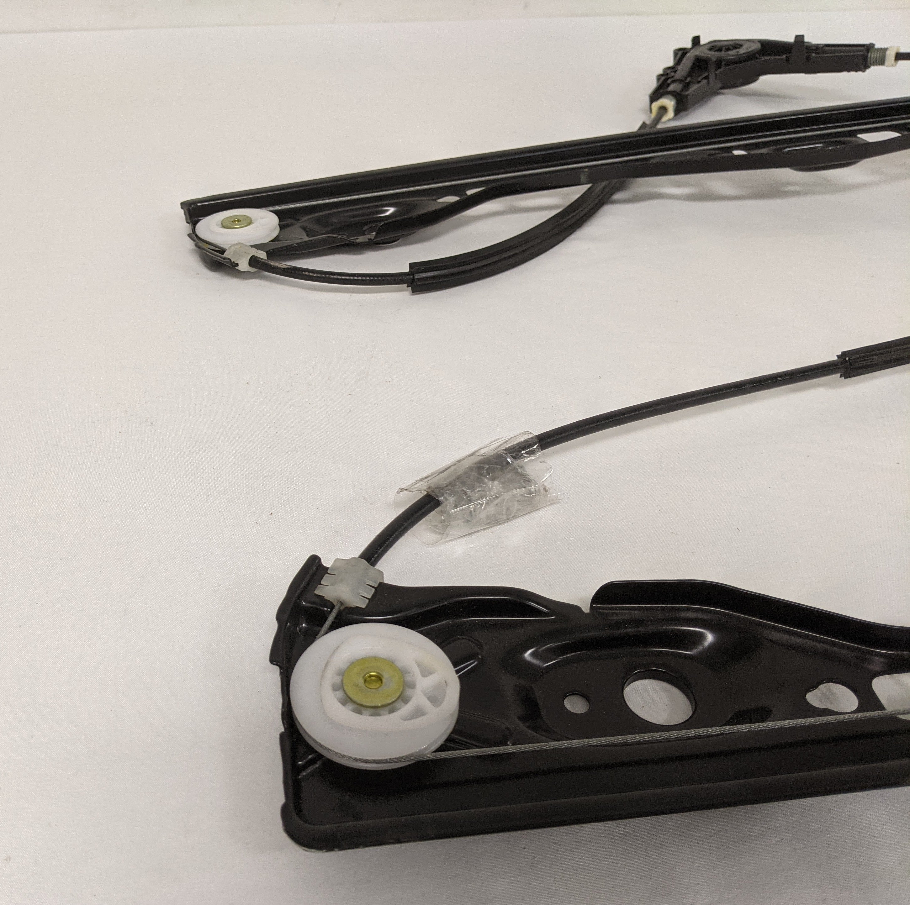 Freightliner Cascadia P4 LH Manual Door Window Regulator - P/N A18-69141-000 (9896816083260)