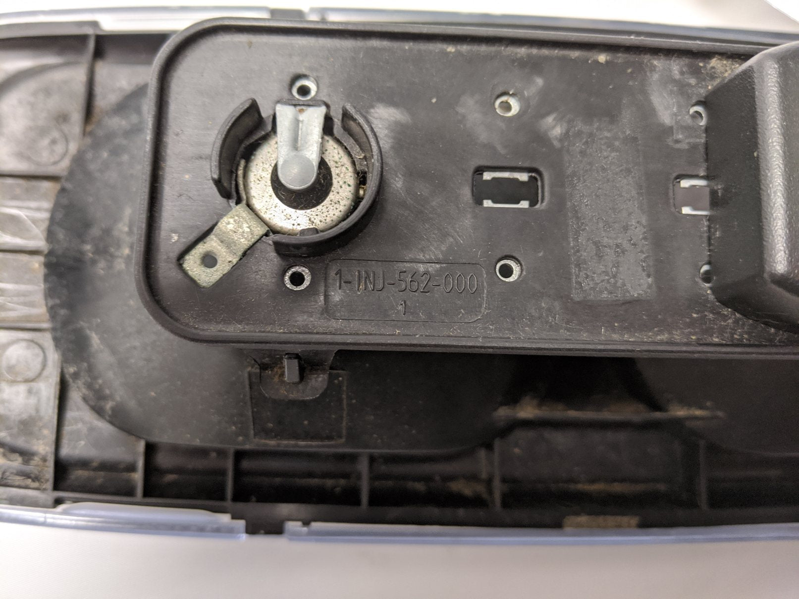 Freightliner Cascadia Sleeper Area Interior Lamp (22-60999-000) - Used