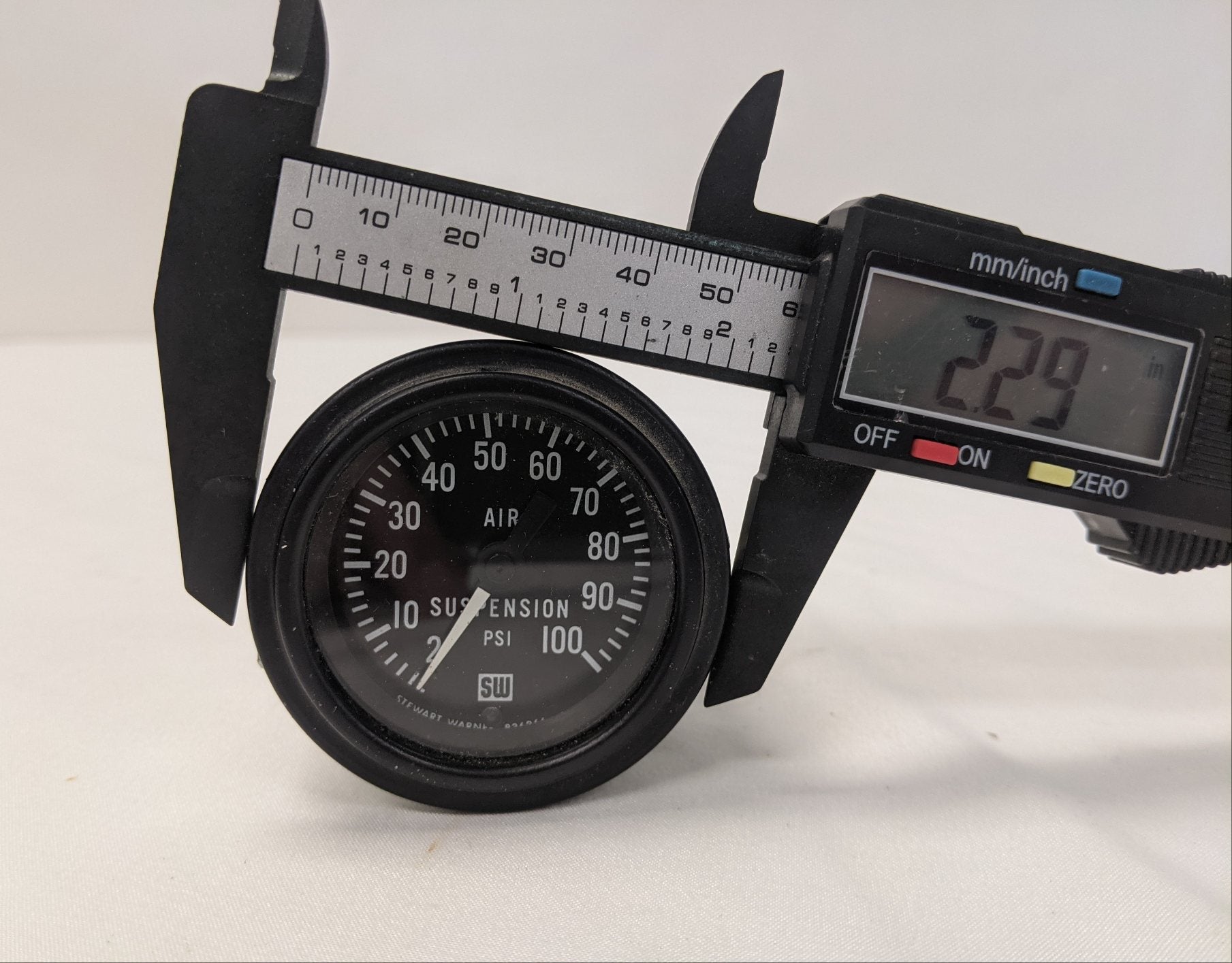 Damaged FTL Cascadia P3 Suspension Air Pressure PSI Gauge - P/N SW 490ACZ