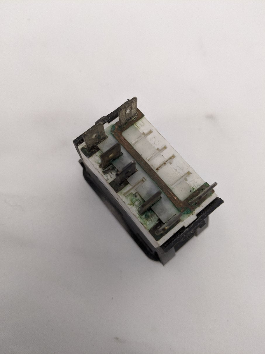 Used Freightliner 7 Pin Momentary Power Window Rocker Switch - P/N A06-22523-007 (10106954809660)
