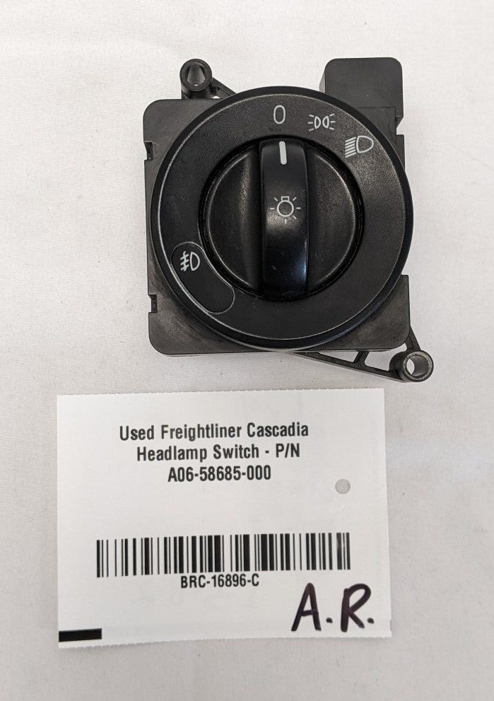 Freightliner Cascadia Headlight Headlamp Switch A06-58685-000 Used