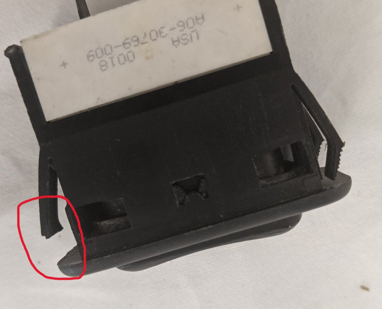 A06-30769-009 - Freightliner Engine Check Momentary Switch