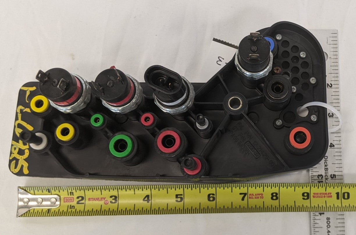12-21425-000 - Freightliner Cascadia Junction Block Air Manifold Bulkhead