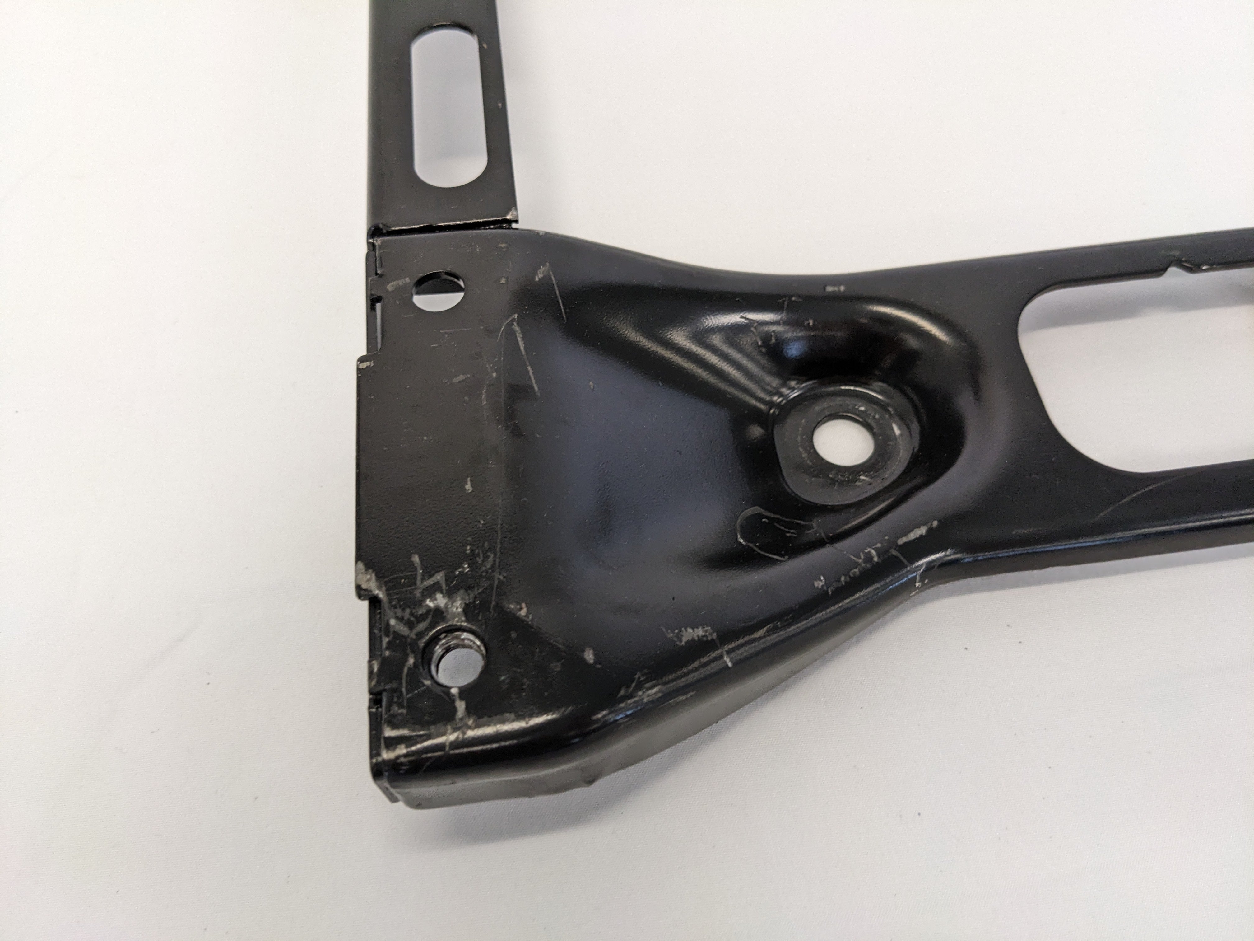 Damaged Freightliner Cascadia ISRI Seat Riser - P/N  A18-67987-000 (8491125735740)