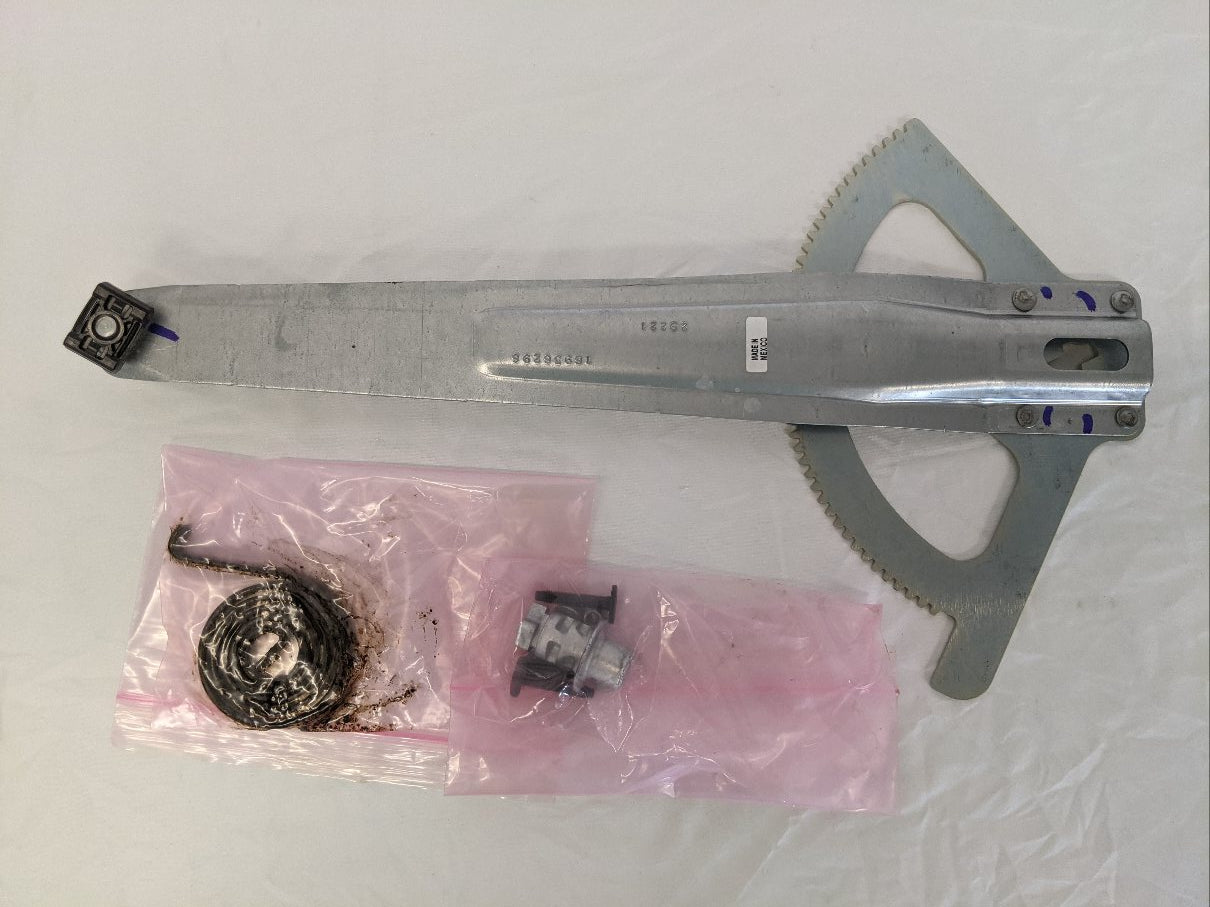 Freightliner LH Regulator, Power Window Lift Kit - DTL 16936307