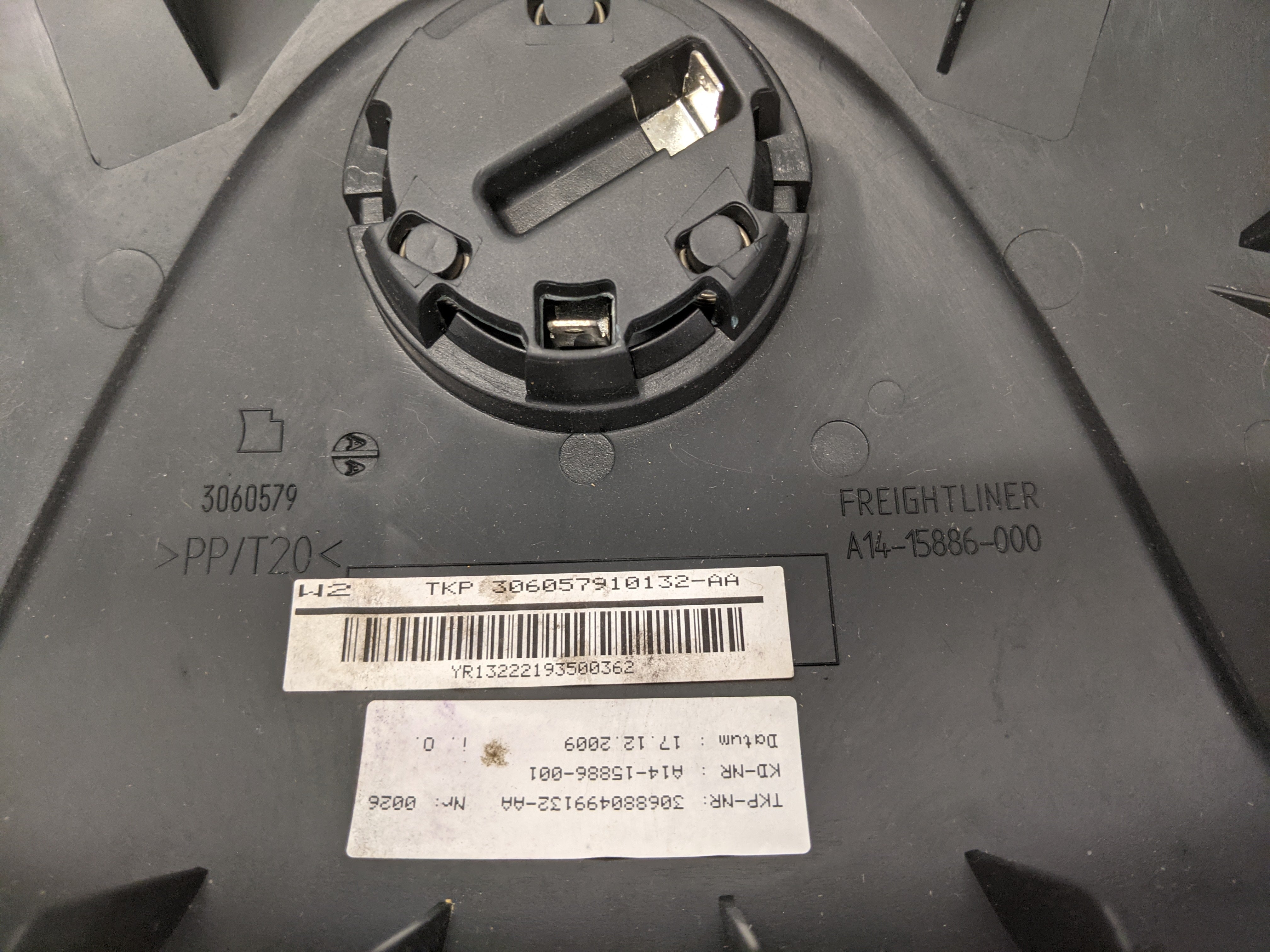 Freightliner Cascadia P3 Steering Wheel No Engine Brake Cover - PN A14-15886-001 (10097400676668)