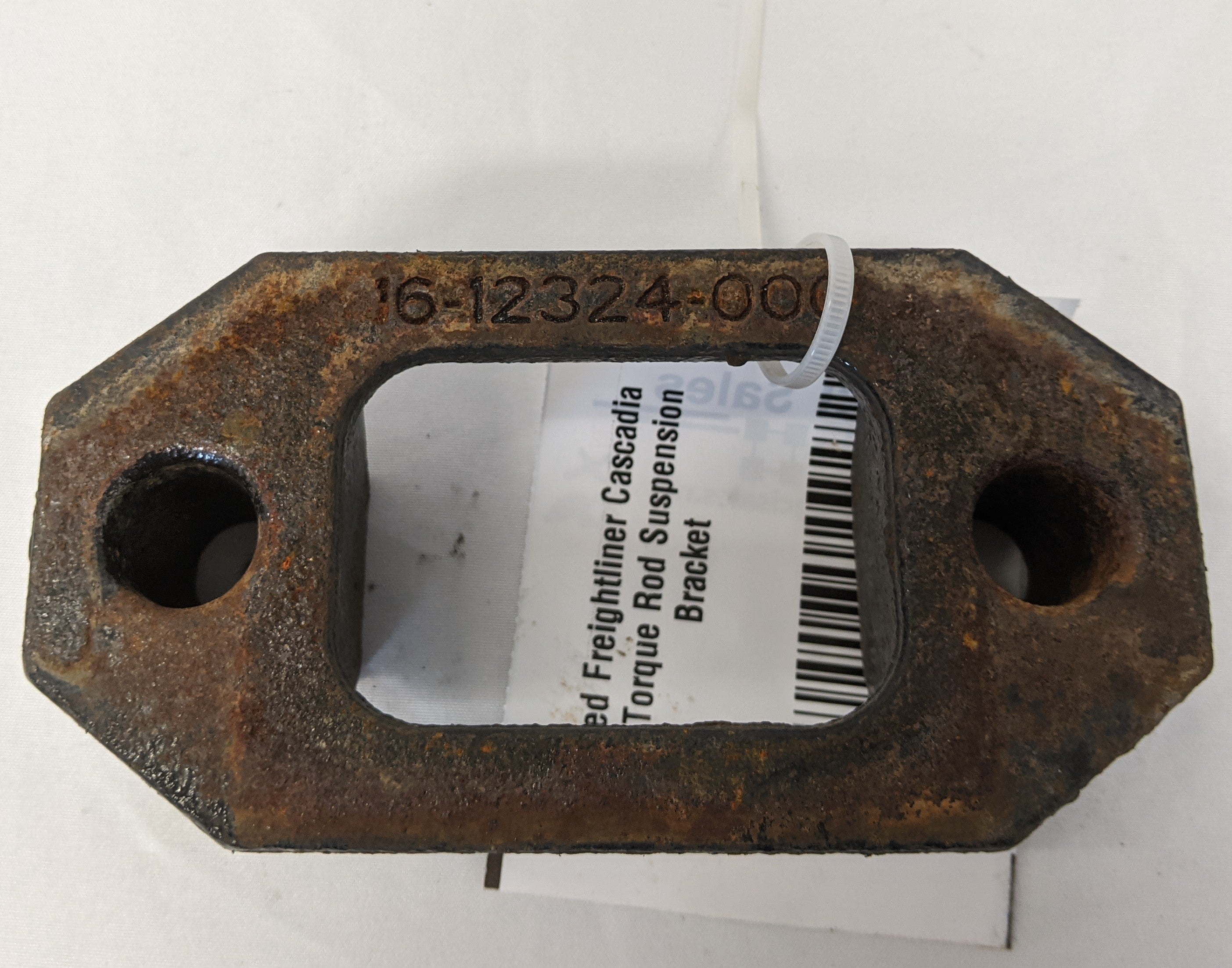 Used Freightliner Cascadia P3 Torque Rod Suspension Bracket - P/N 16-12324-000 (10091728961852)