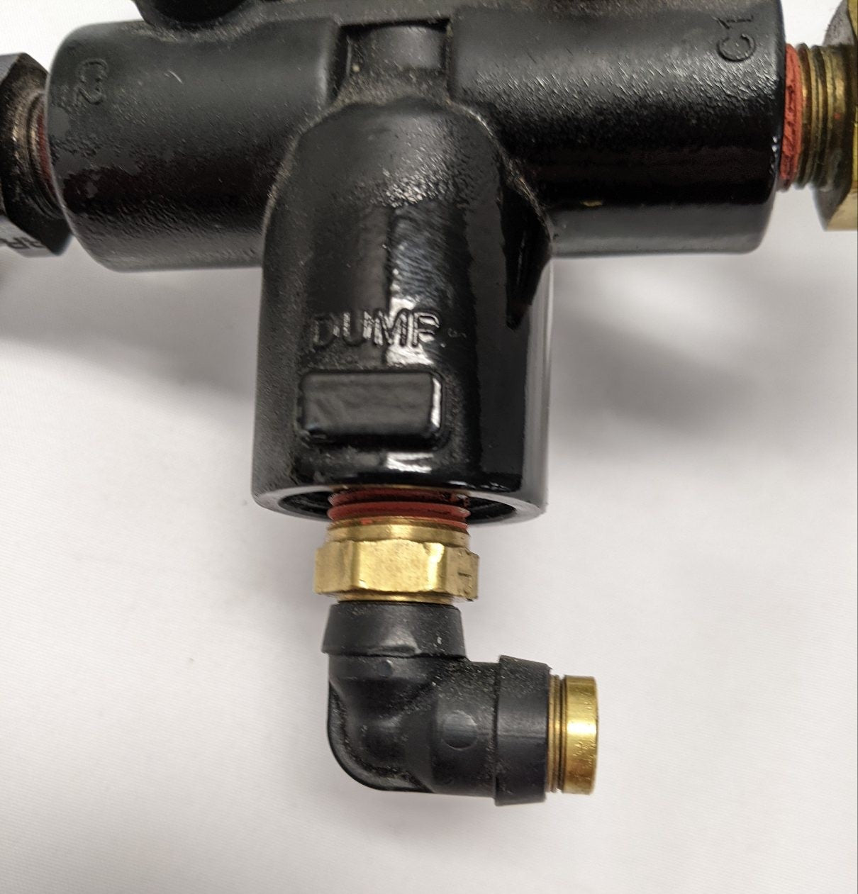 Height Control Leveling Valve Freightliner | 16-14318-000