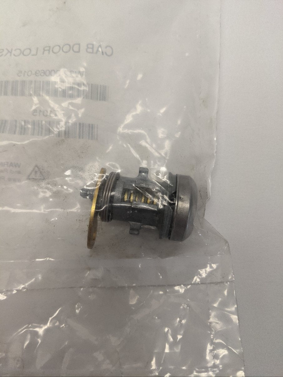 Freightliner M2 P3 2-Key Door & Ignition Lock Set | W22-00069-015