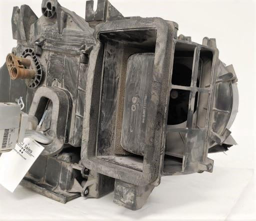 Damaged Freightliner  Heater and AC Main Unit Assembly - P/N  A22-62757-003 (8048437920060)