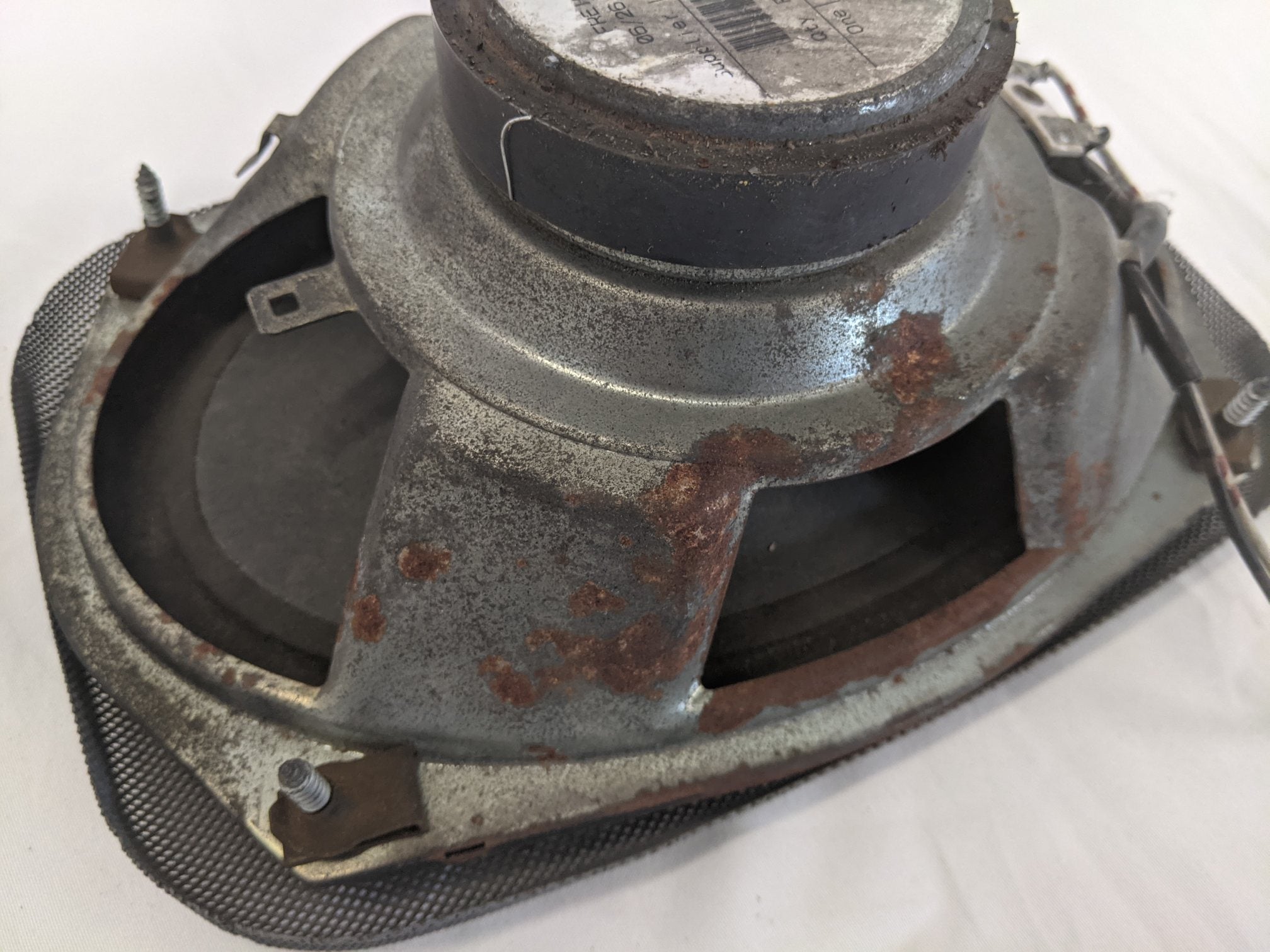 Used Freightliner Columbia 6" x 9" Coaxial Speaker w/ Grille - P/N 18-31374-001