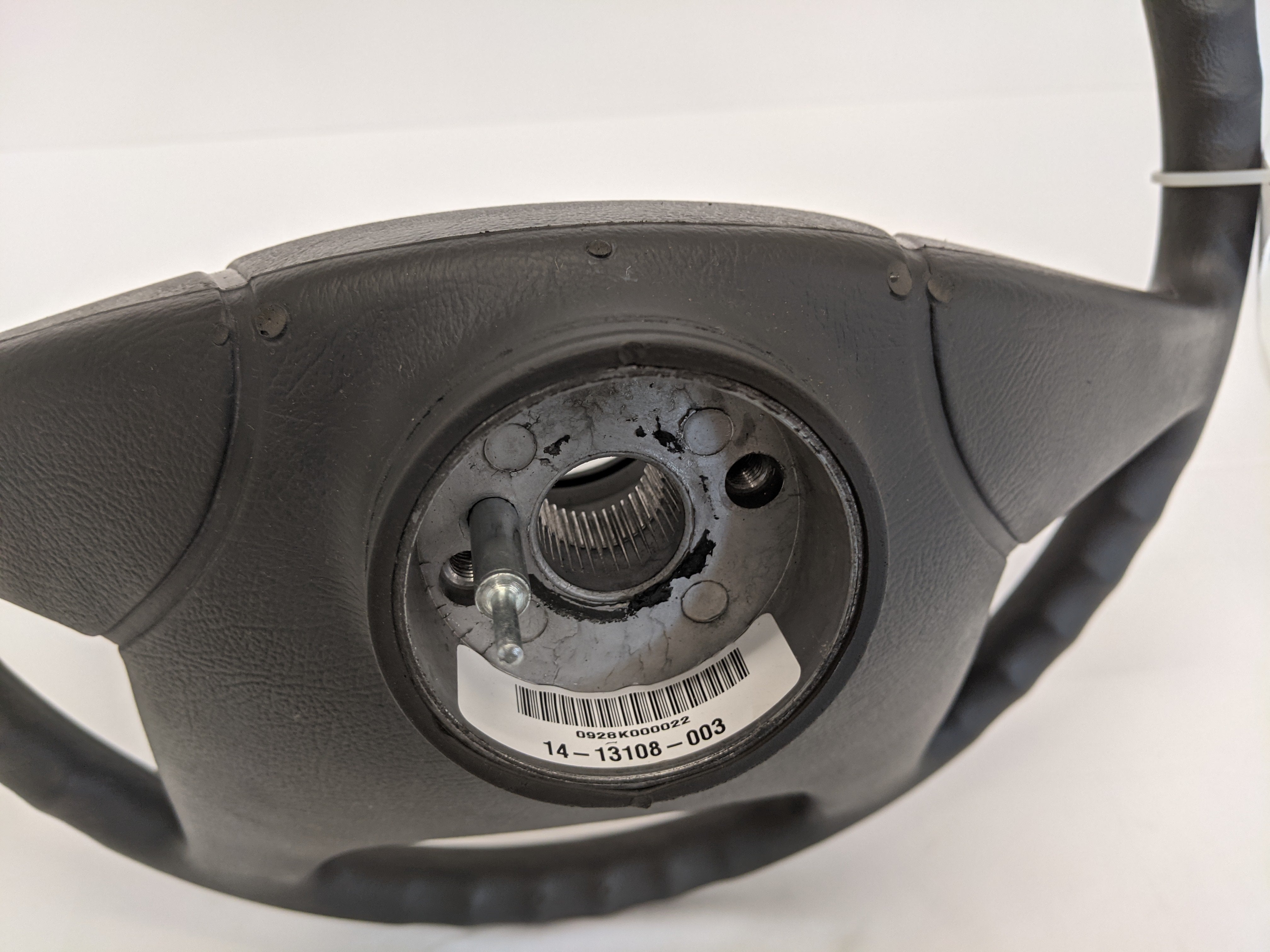 New Freightliner 18" (450mm) Steering Wheel w/Pin - P/N  14-13108-003 (10121897902396)