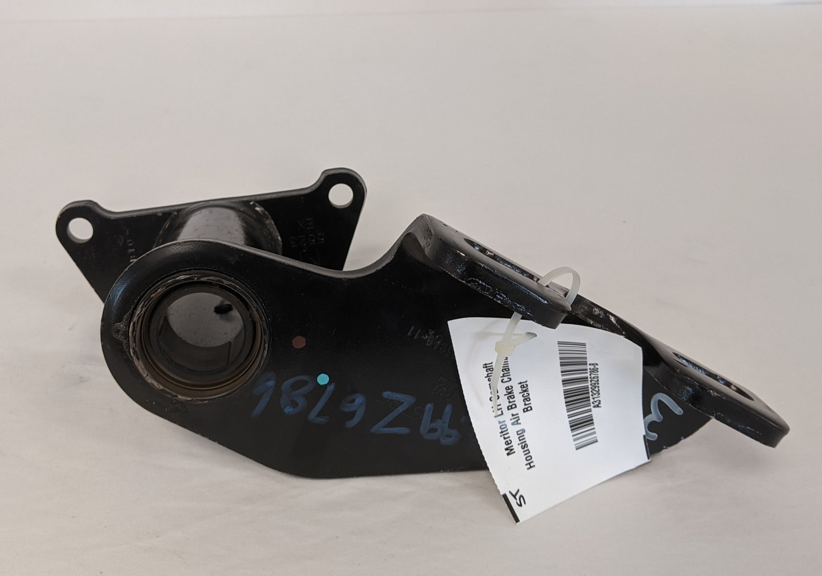 Meritor LH Camshaft Air Brake Chamber Bracket | TDA A31