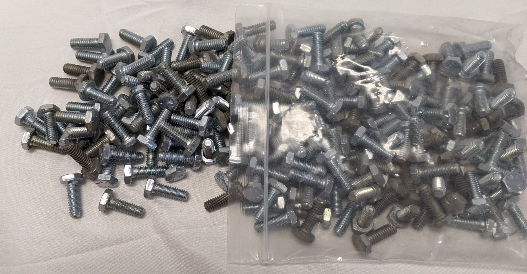 *Lot of 200* New 1/4"-20 x 3/4" Fully Threaded Coarse Steel Hex Bolts