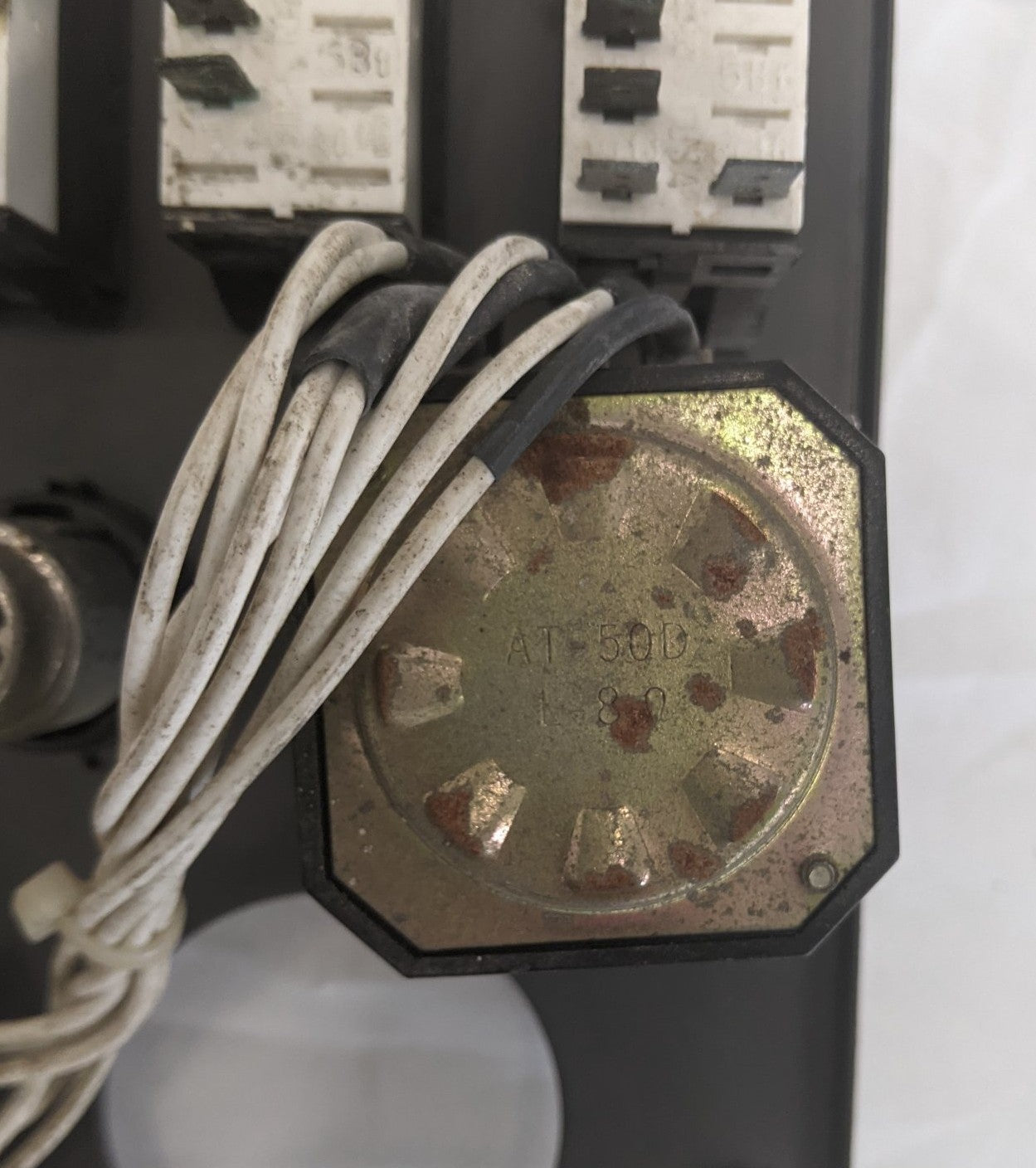 Used Freightliner Columbia Sleeper Cab Control Panel - P/N 22-43811-005