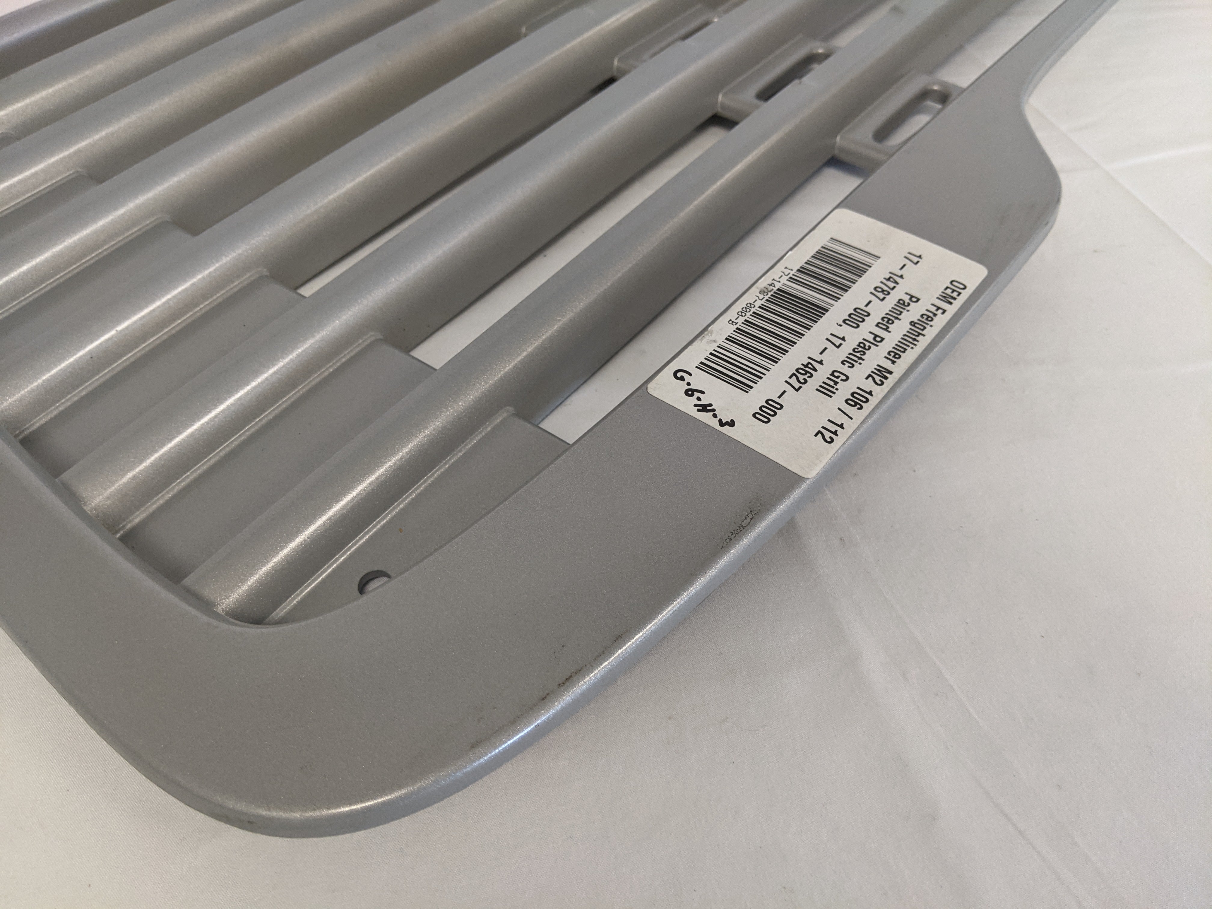 Freightliner OEM M2 Painted Plastic Grill | P/N 17-14787-000
