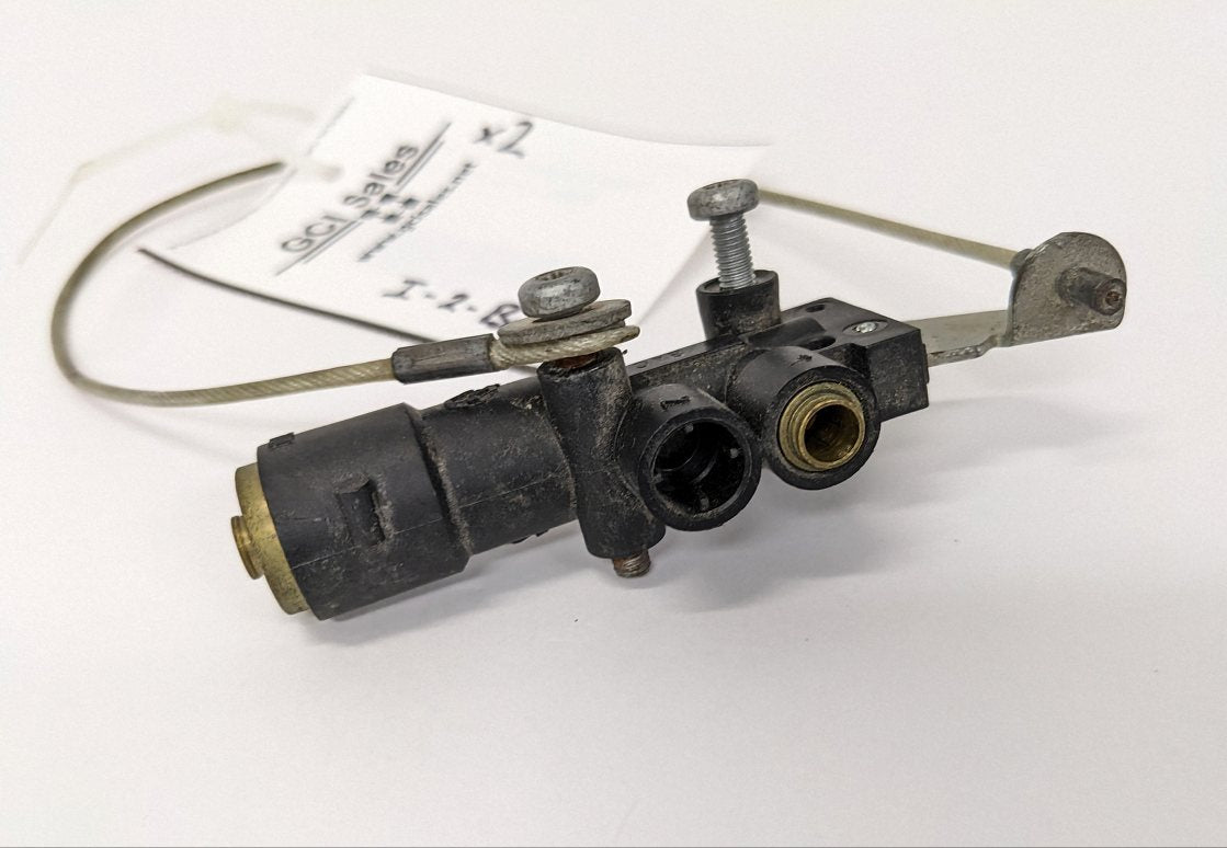 Used Freightliner Air Horn Valve - P/N 3301-30 (6700693160022)
