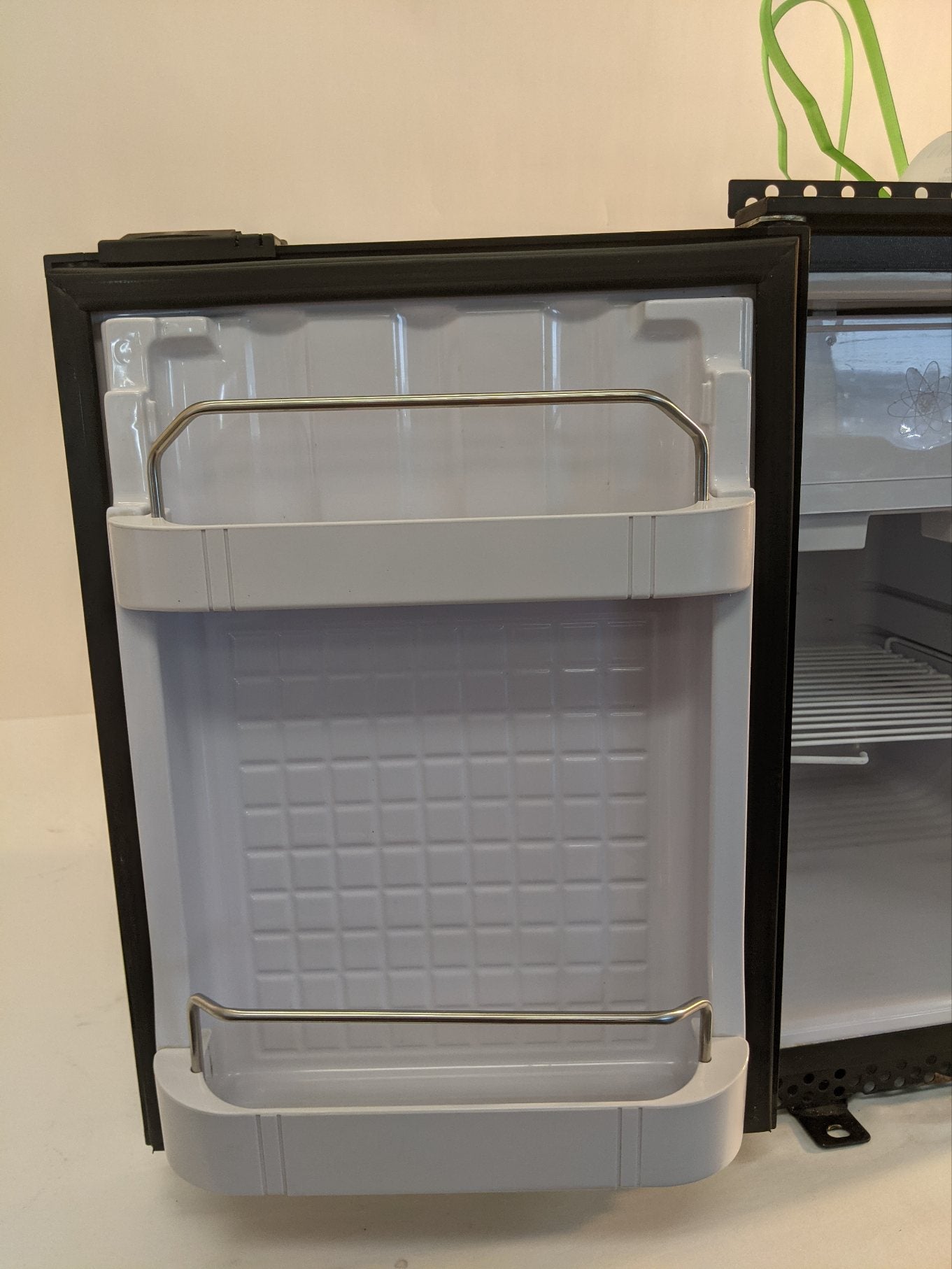 Used Freightliner Cascadia P3 49L Refrigerator Assembly - P/N A22-74775-000 (10090950000956)