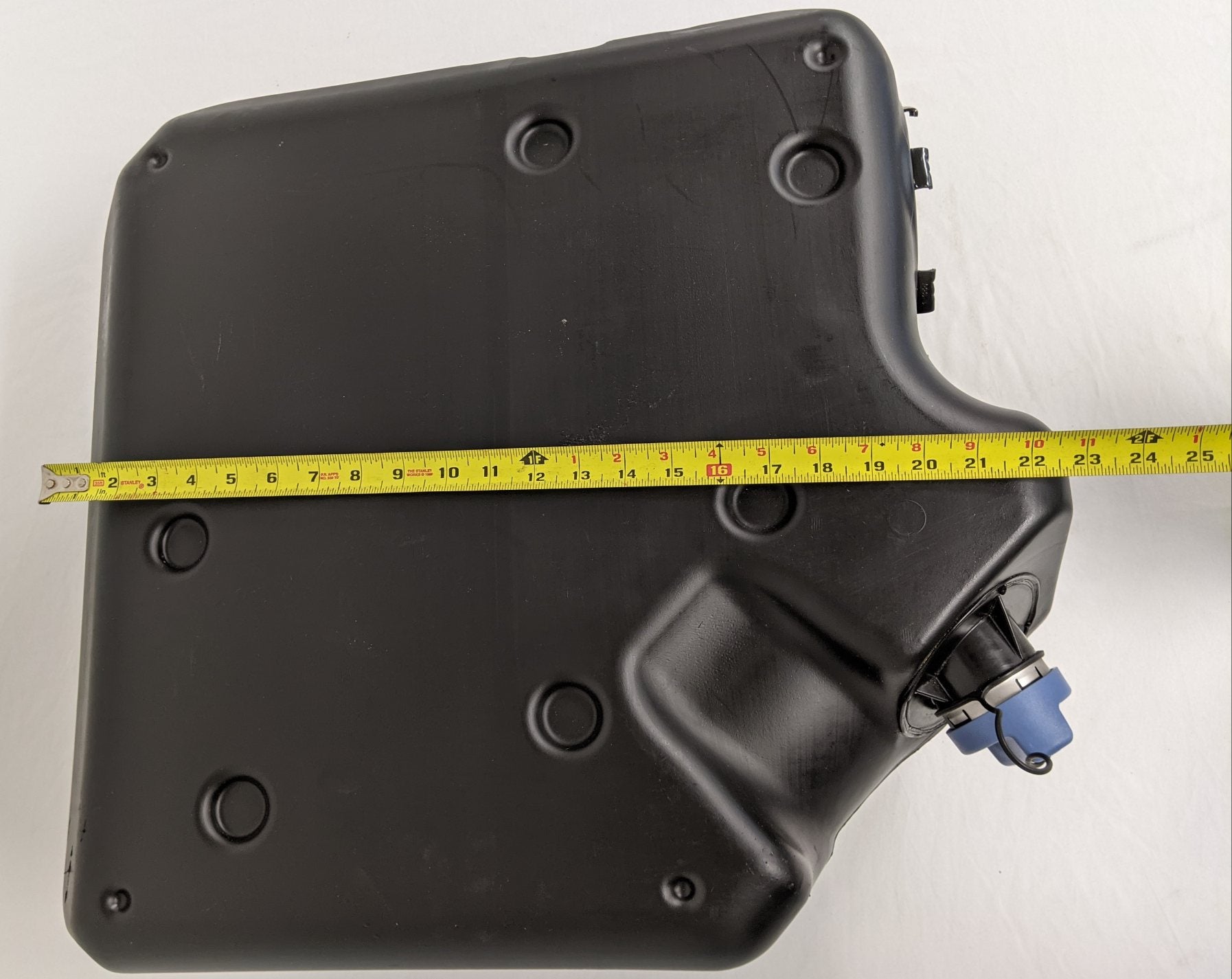 Used Freightliner LH Gen2 Short Fill 13 Gallon DEF Tank - A04-35189-009