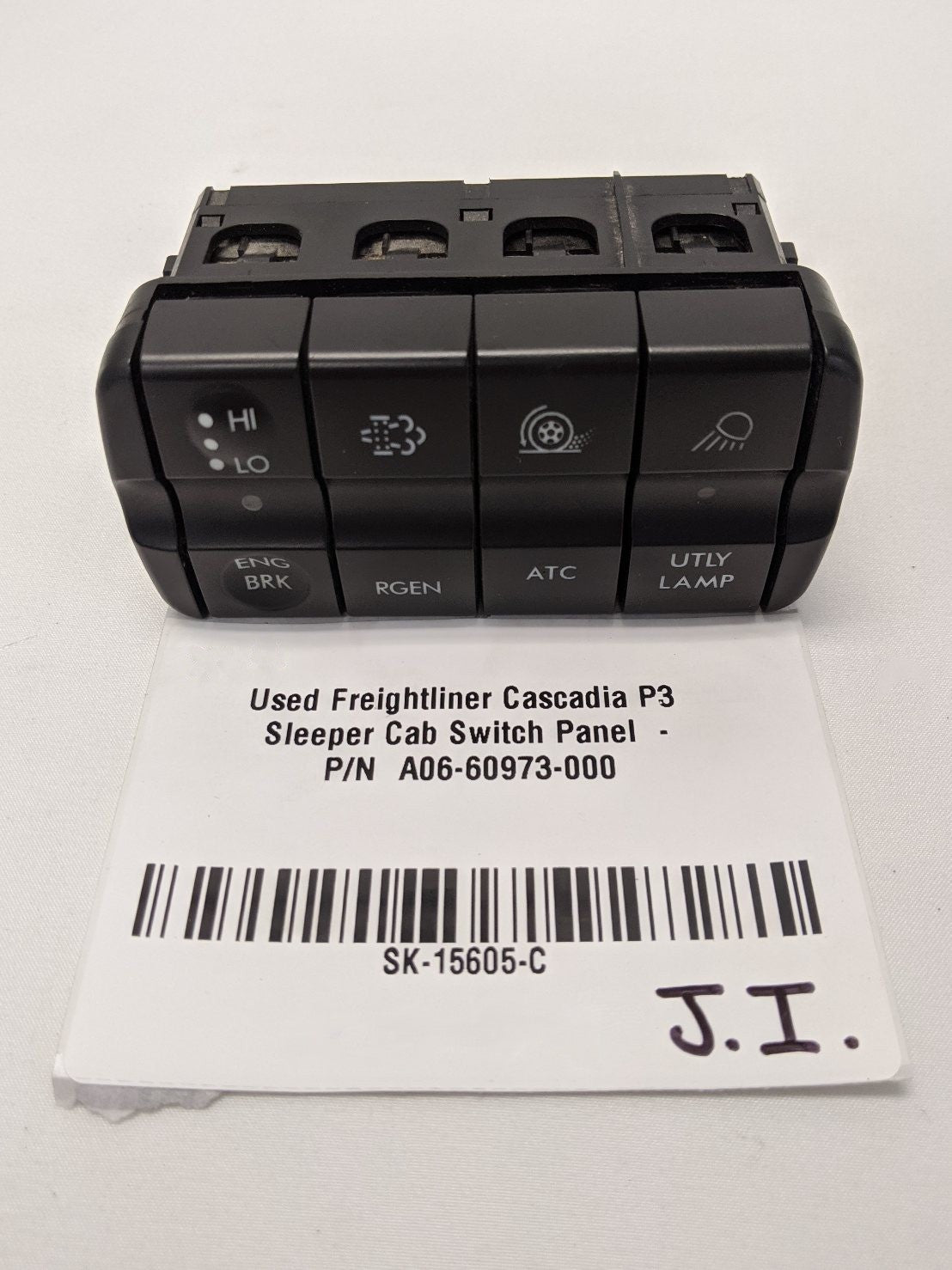 Used Freightliner Cascadia P3 Sleeper Cab Switch Panel  -  P/N  A06-60973-000