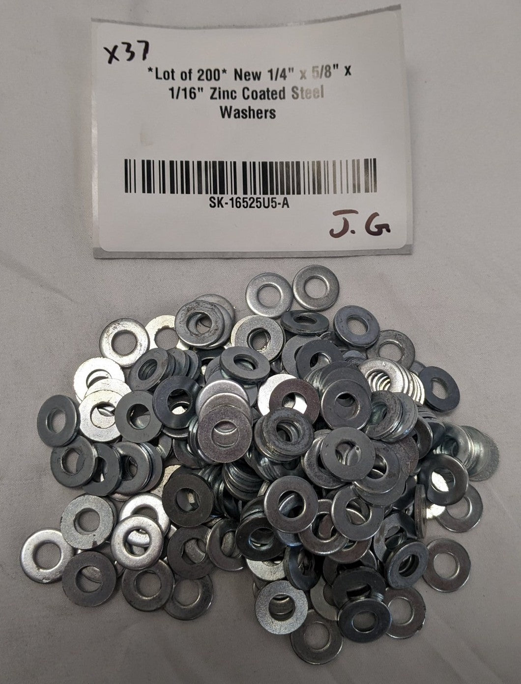 *Lot of 200* New 1/4" x 5/8" x 1/16" Zinc Coated Steel Washers