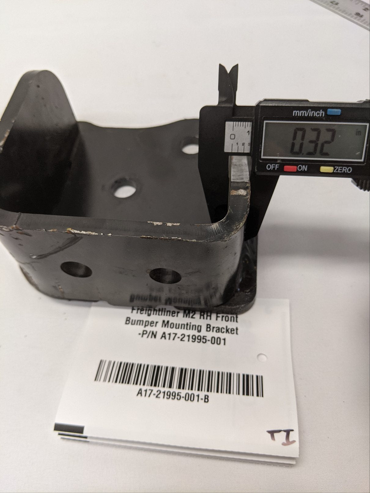 Freightliner M2 RH Front Bumper Mounting Bracket -P/N A17-21995-001