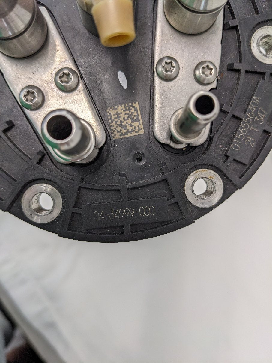 Used Freightliner Cummins 8 Gal. DEF Tank Header & Tank - P/N  04-34999-000 (8081639801148)