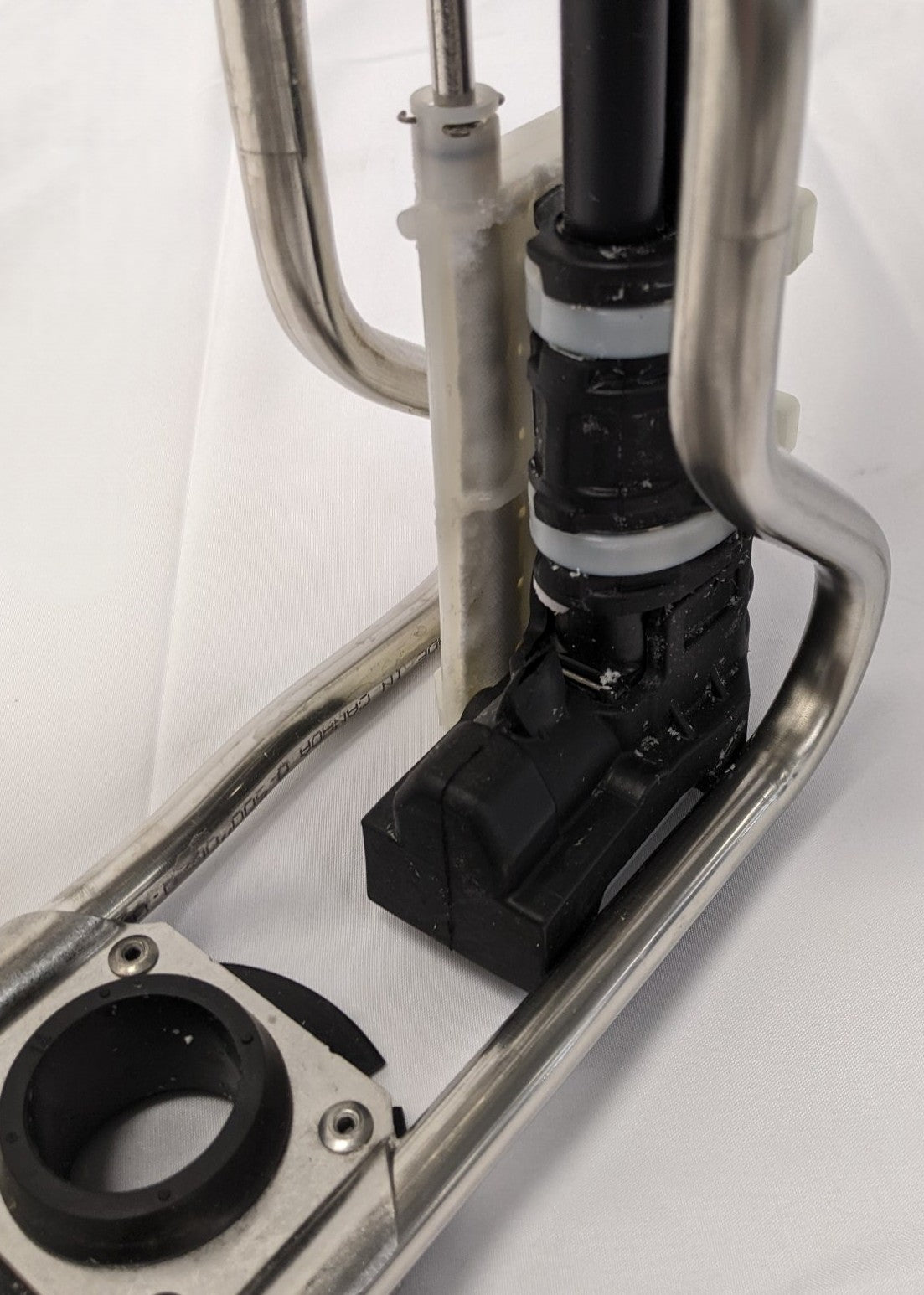 Cummins SSI DEF Tank Header Gen 2 04-31353-006