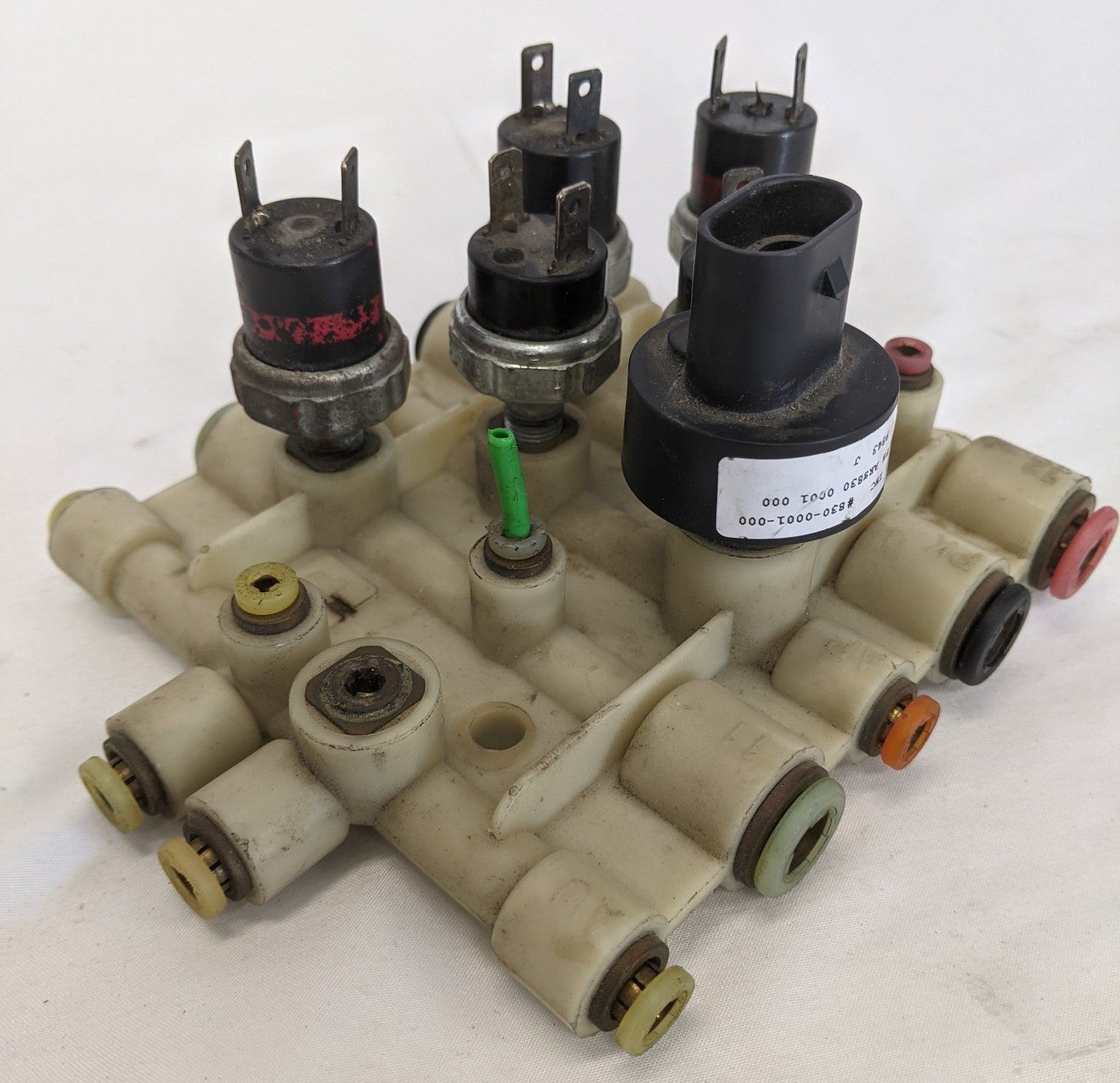 Used Freightliner Air Switch Manifold Block w/ Air Switches - P/N A12-14736-001 (10175173034300)