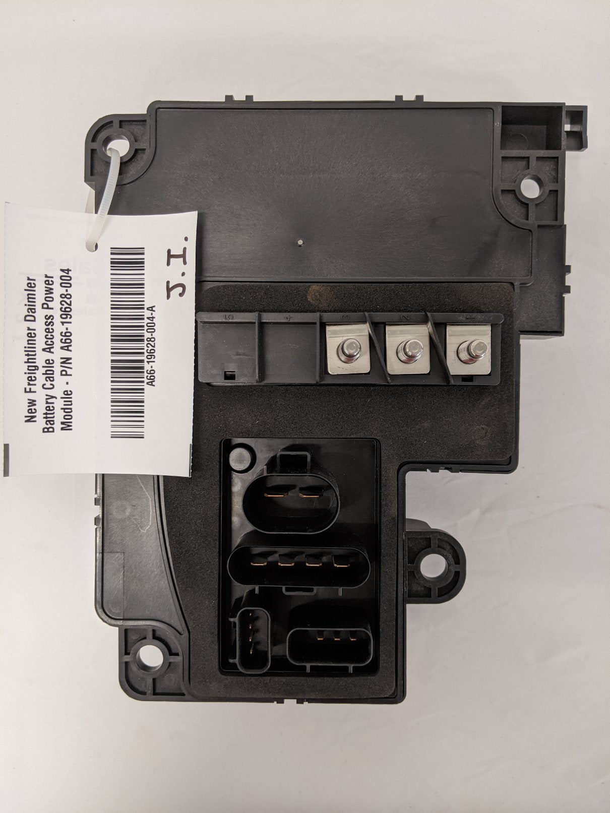 New Freightliner Daimler Battery Cable Access Power Module - P/N A66-19628-004 (10171356905788)