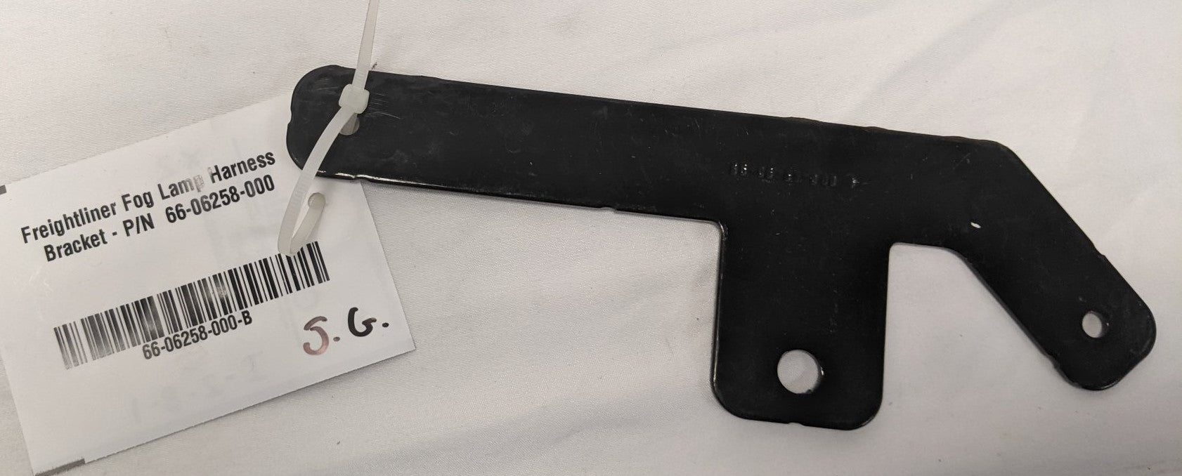 Freightliner Fog Lamp Harness Bracket - P/N  66-06258-000