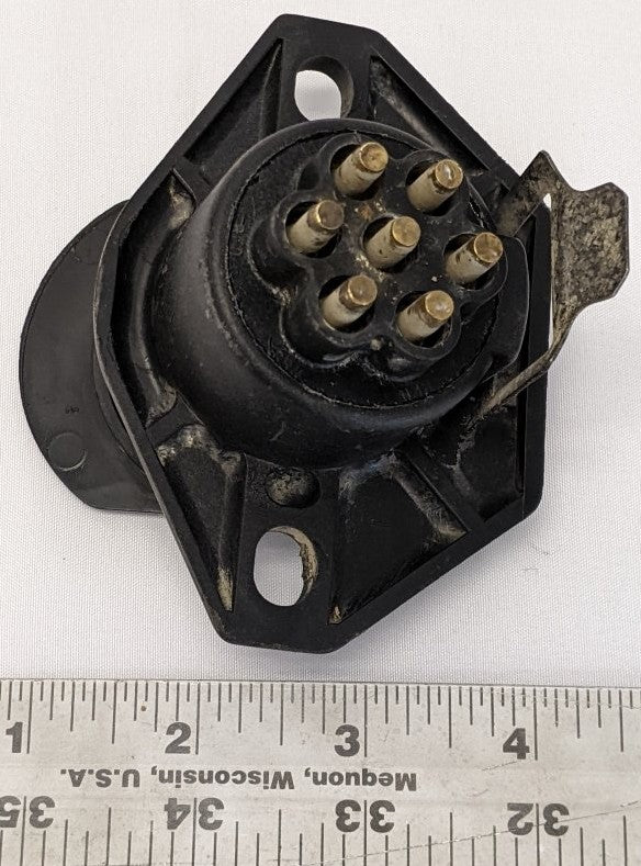 Phillips STA-DRY 7-Way Trailer Socket 2-Hole | 16-720
