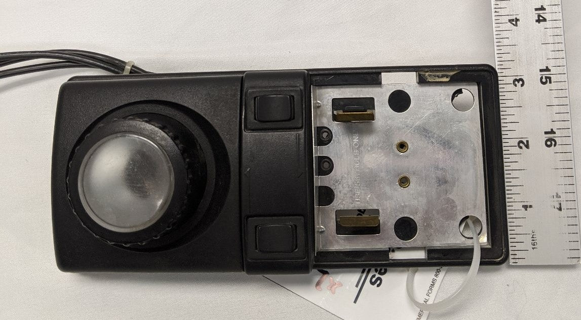 Damaged Freightliner FLD Spot & Diffuser Light Mount w/o Bulbs- P/N 22-40186-000