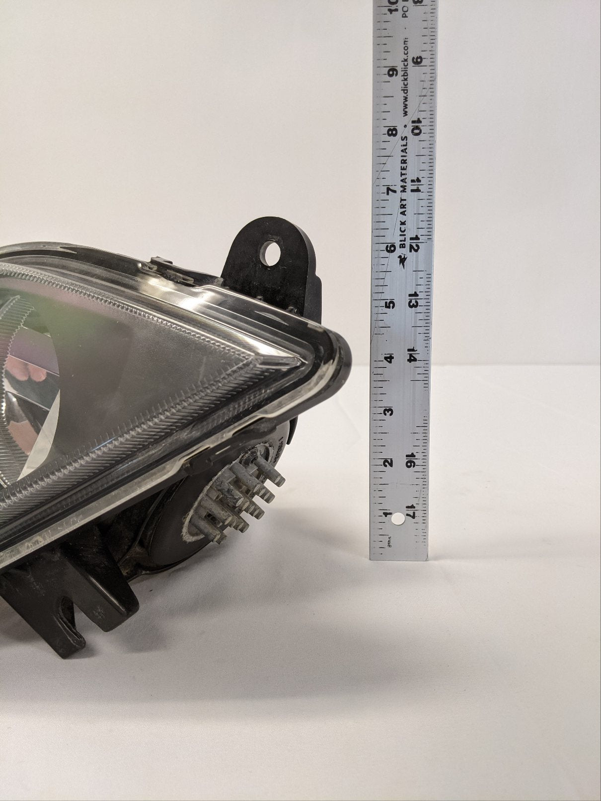 Damaged Freightliner Cascadia P4 RH LED Fog Light - P/N A66-03653-001