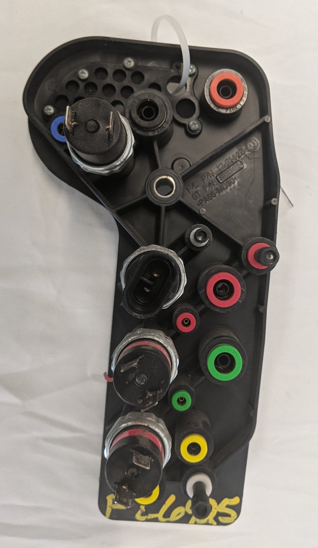 12-21425-000 - Freightliner Cascadia Junction Block Air Manifold Bulkhead