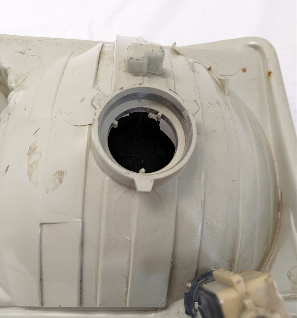 Damaged Ford Ranger 2001-2011 LH Headlight Housing w/o Bulbs - P/N 1L5X-13006-B